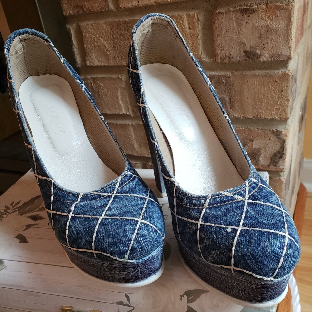 Jean Shoes - Picture 4 of 5